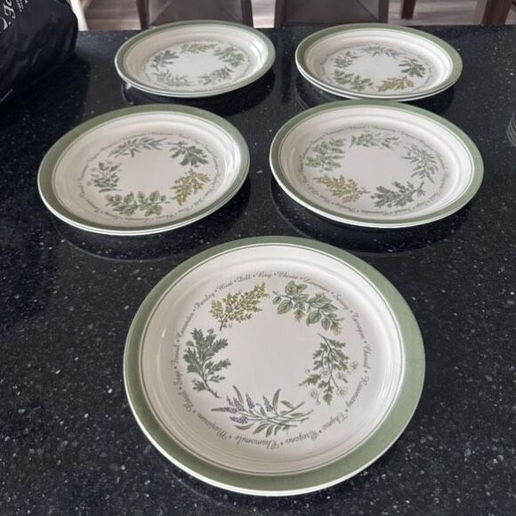 Corelle Thymeless Herbs Chamomile Dinner Plates 10 1/4” Set‎ of 2 White Green - Picture 6 of 9